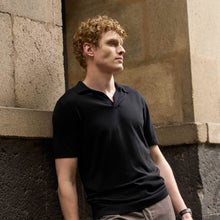 elliot-black-5.jpg