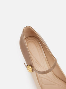 Color-Blocked Chunky Heel Mary Janes | Beige