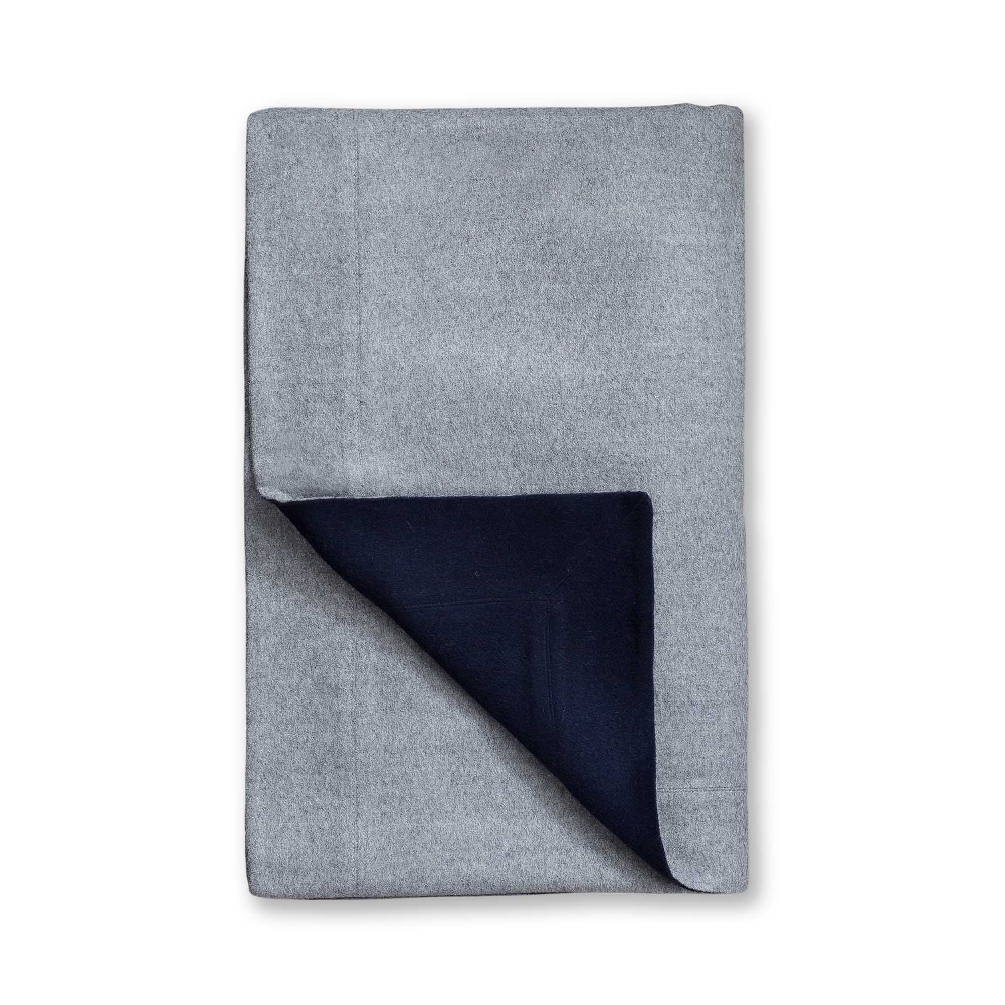 Hudson Throw | Light Grey / Navy