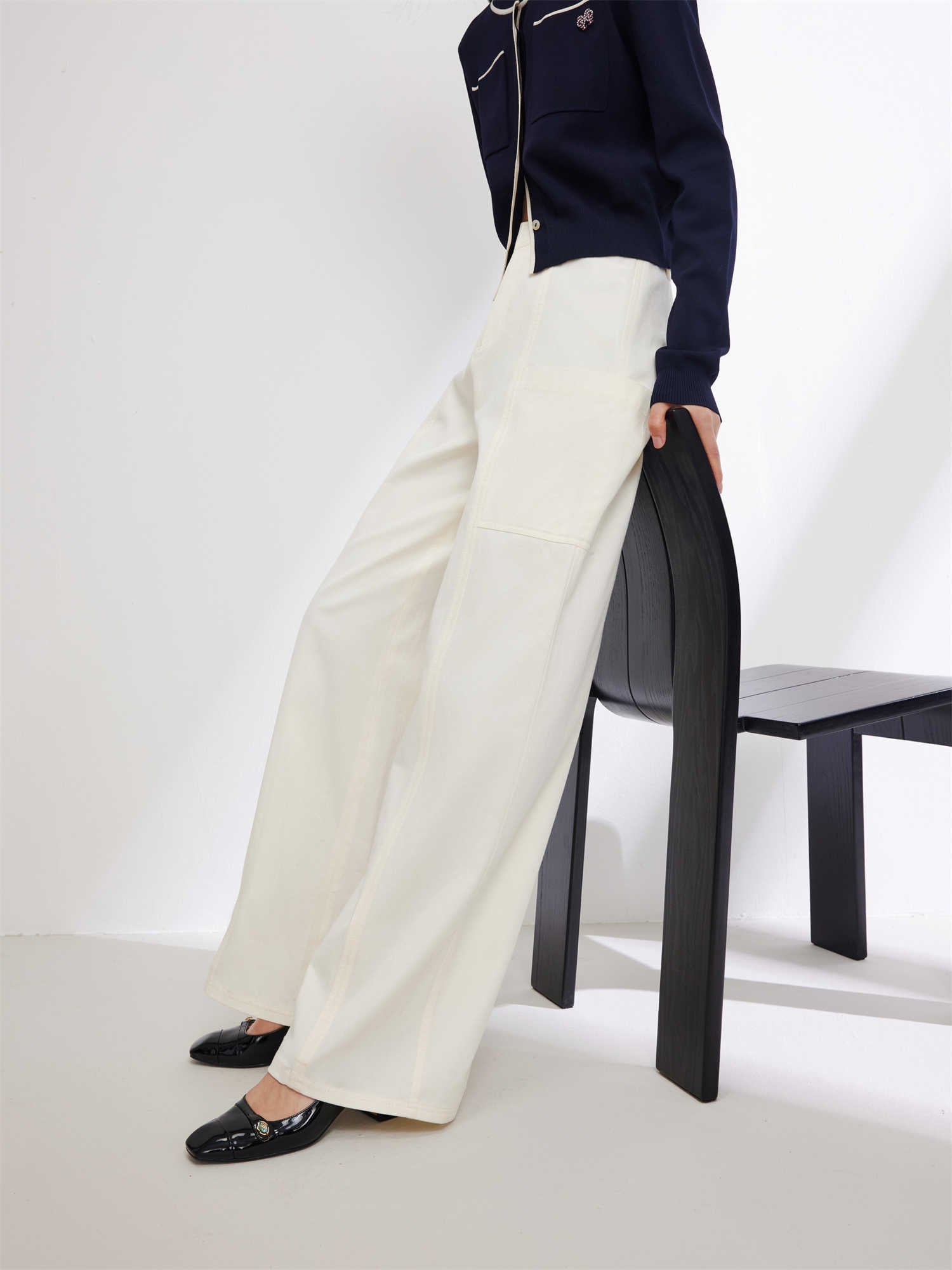 Simple-designed Straight Pants | Beige