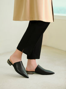 Low-Heel Mule Pointed Slippers | Black