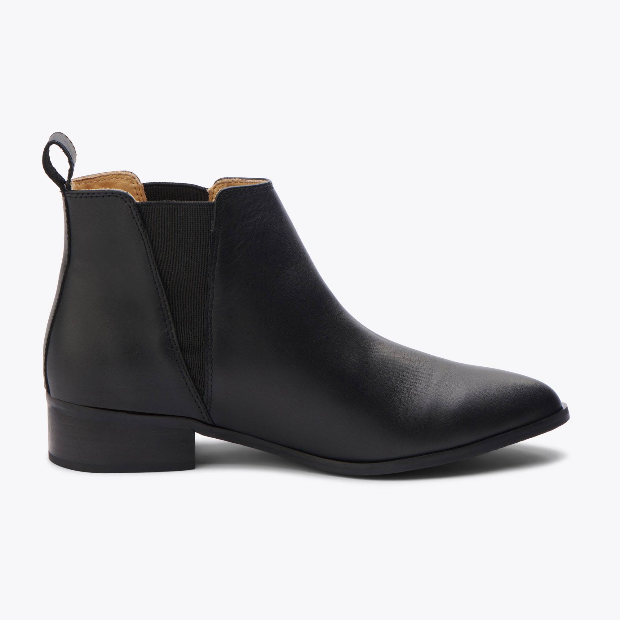 Product image 1 of the Classic Chelsea Commuter Women's Boot Black/Black Nisolo