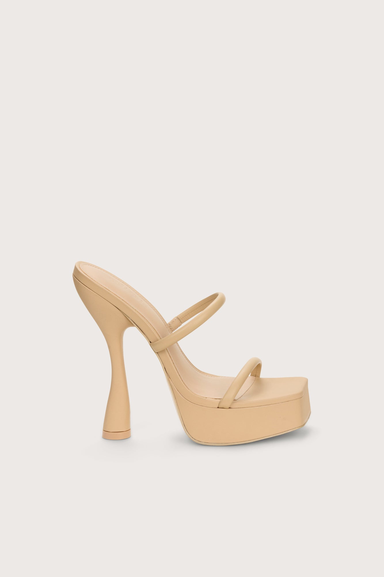 CULT GAIA ELENA PLATFORM IN SAND