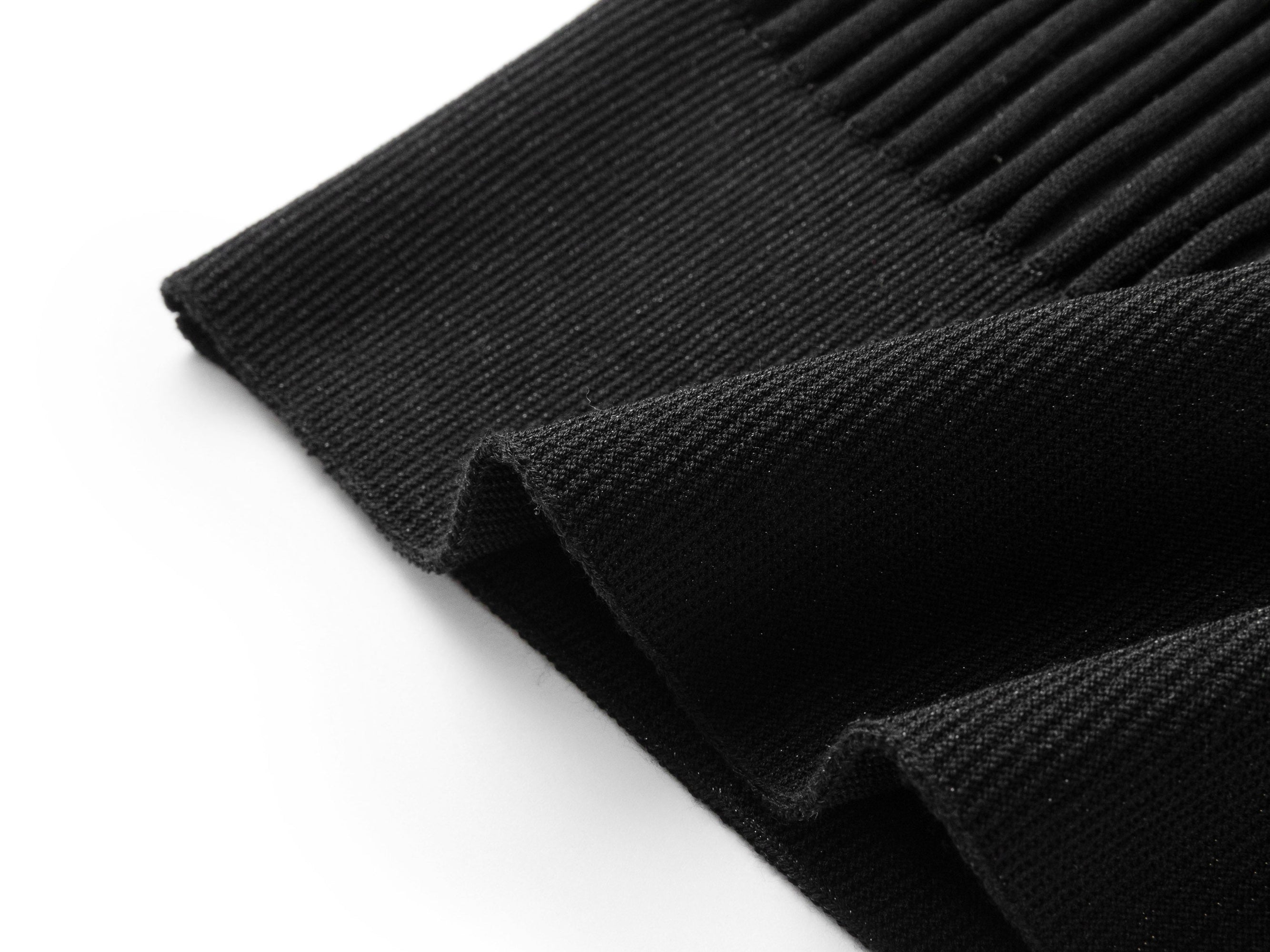 Round Neck Top Waist-Defining Short-Sleeve Knit Top | Black
