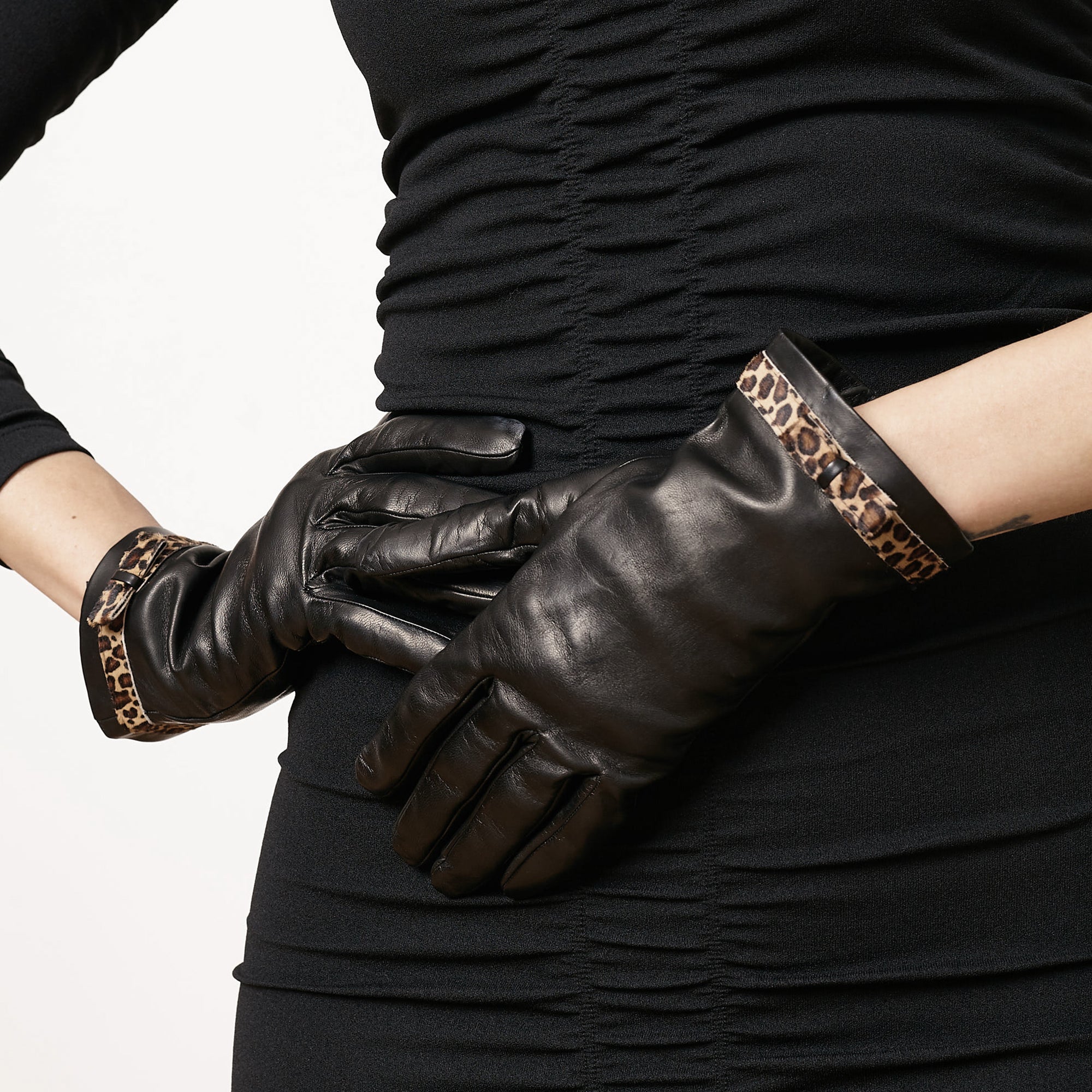Womens | Leather Gloves with Haircalf Belt | Black/Leopard