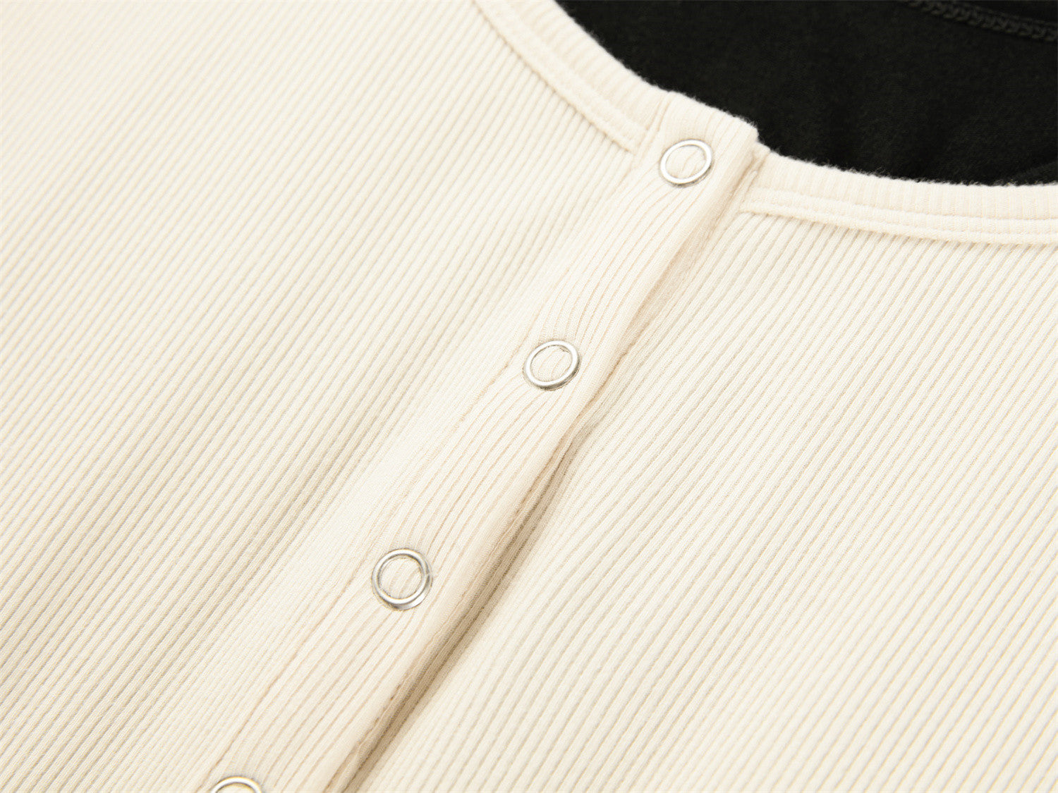 Slim-Fit Knit Base Layer Top | Beige/Black