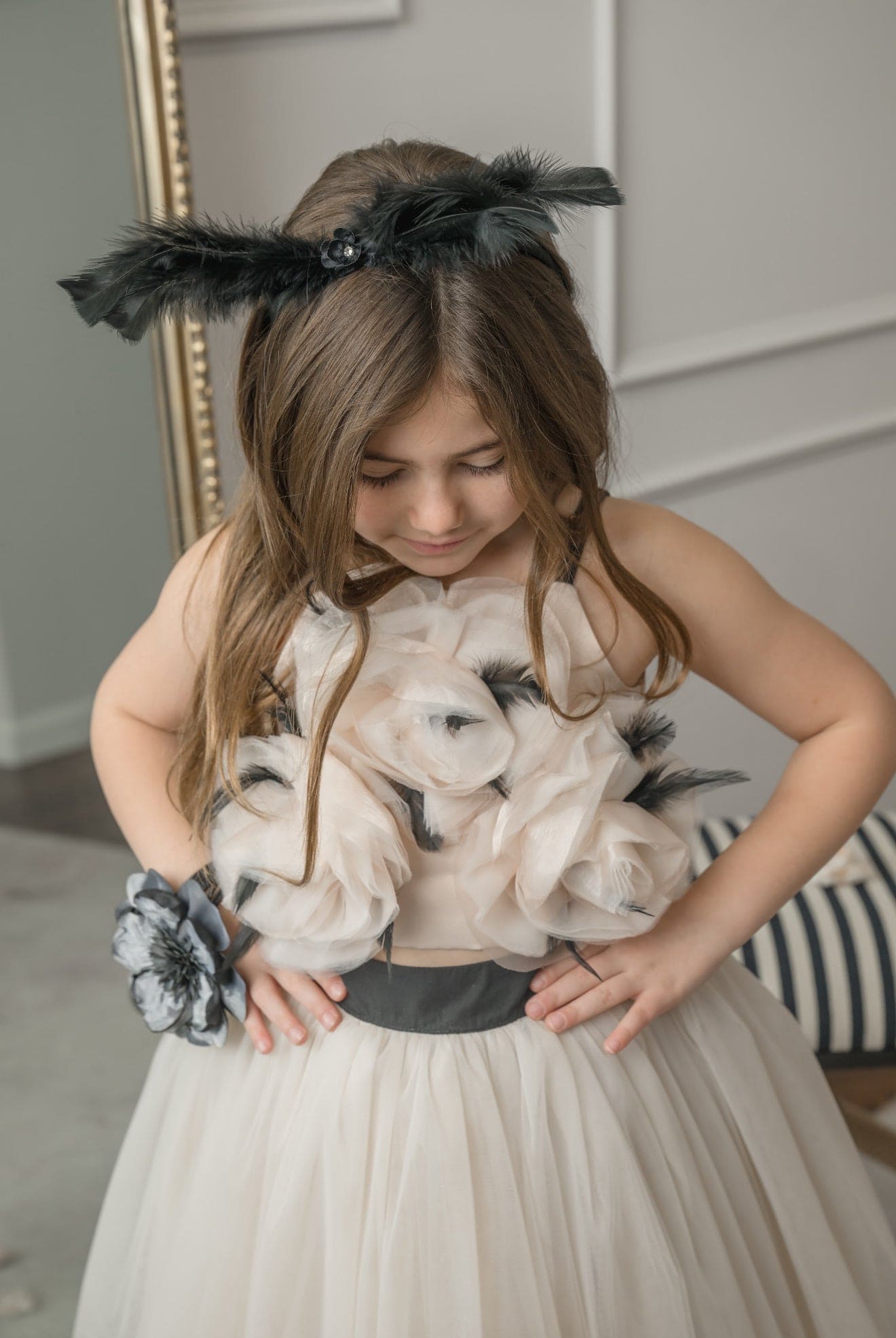 Girl | CocoFeather Black Headband | Beige