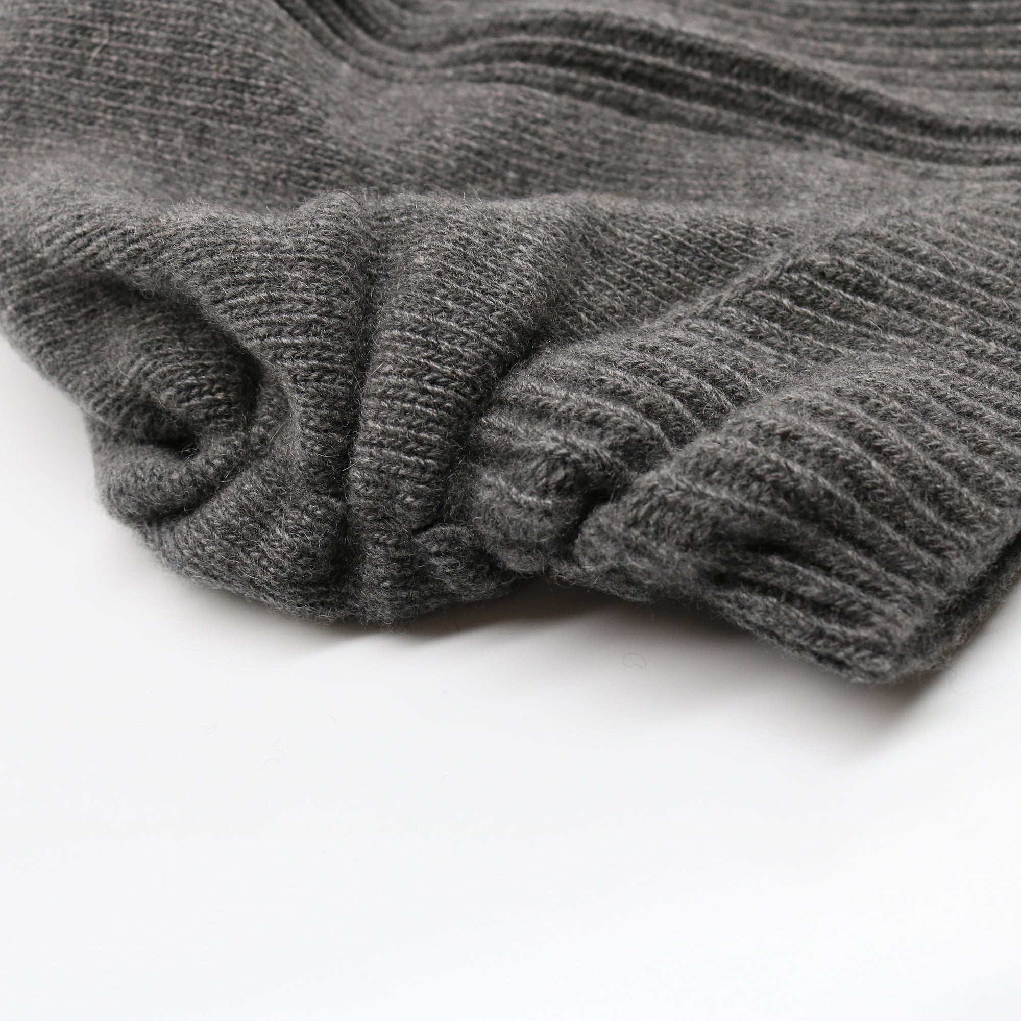 Womens | Cashmere Beanie In Fancy Stitch | Dark Grey