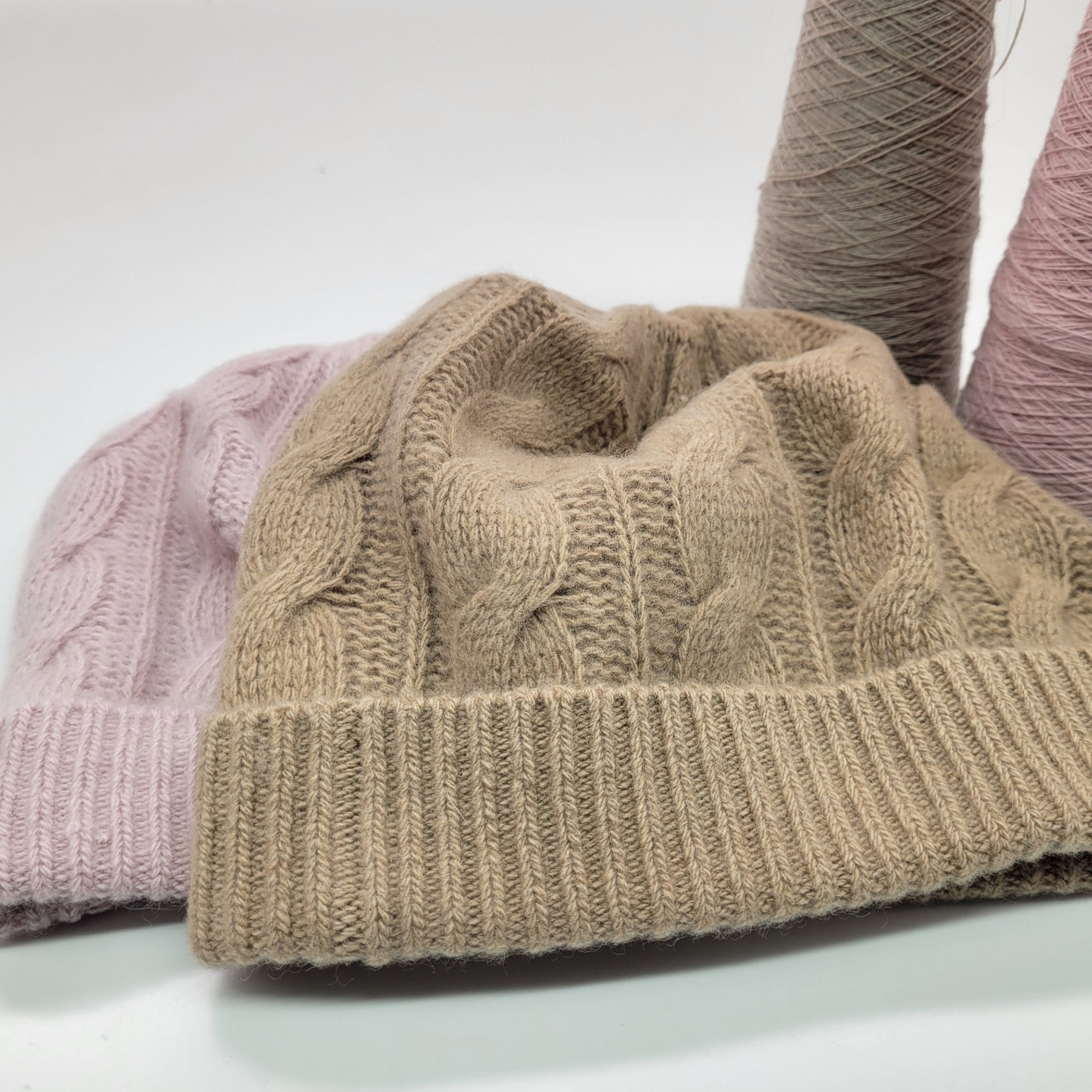 Unisex | Cashmere Hat with Cables | Cammello Chiaro