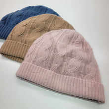 Unisex | Cashmere Hat with Cables | Misty Rose
