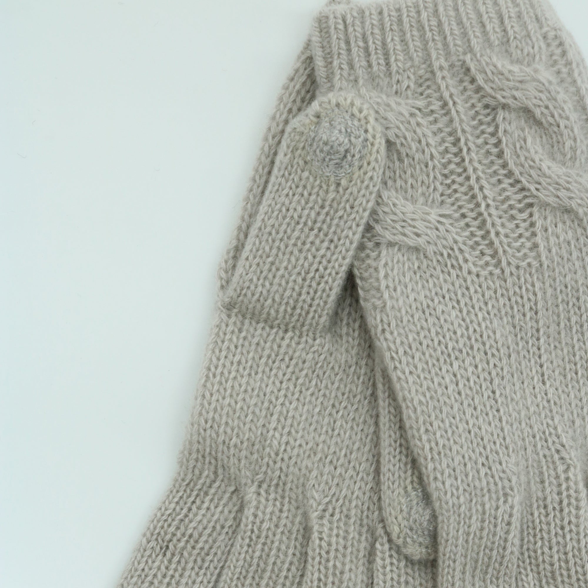 Womens | Cashmere Tech Gloves with Cables | Pelican Grey
