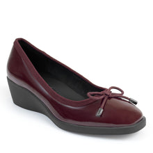 Tema | Merlot Crinkle Patent Faux Leather