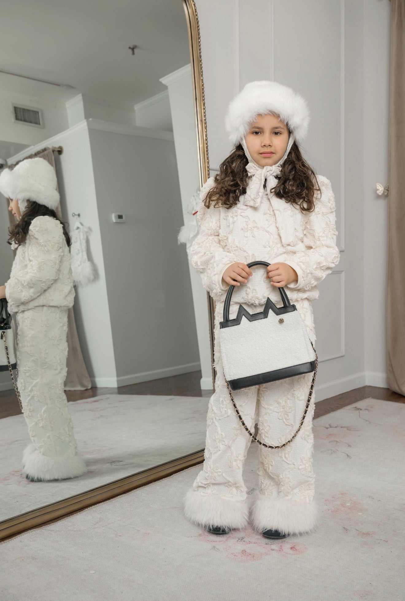 Girl | The Kat Handbag | White x Black