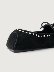 Calla Suede Studs | Black