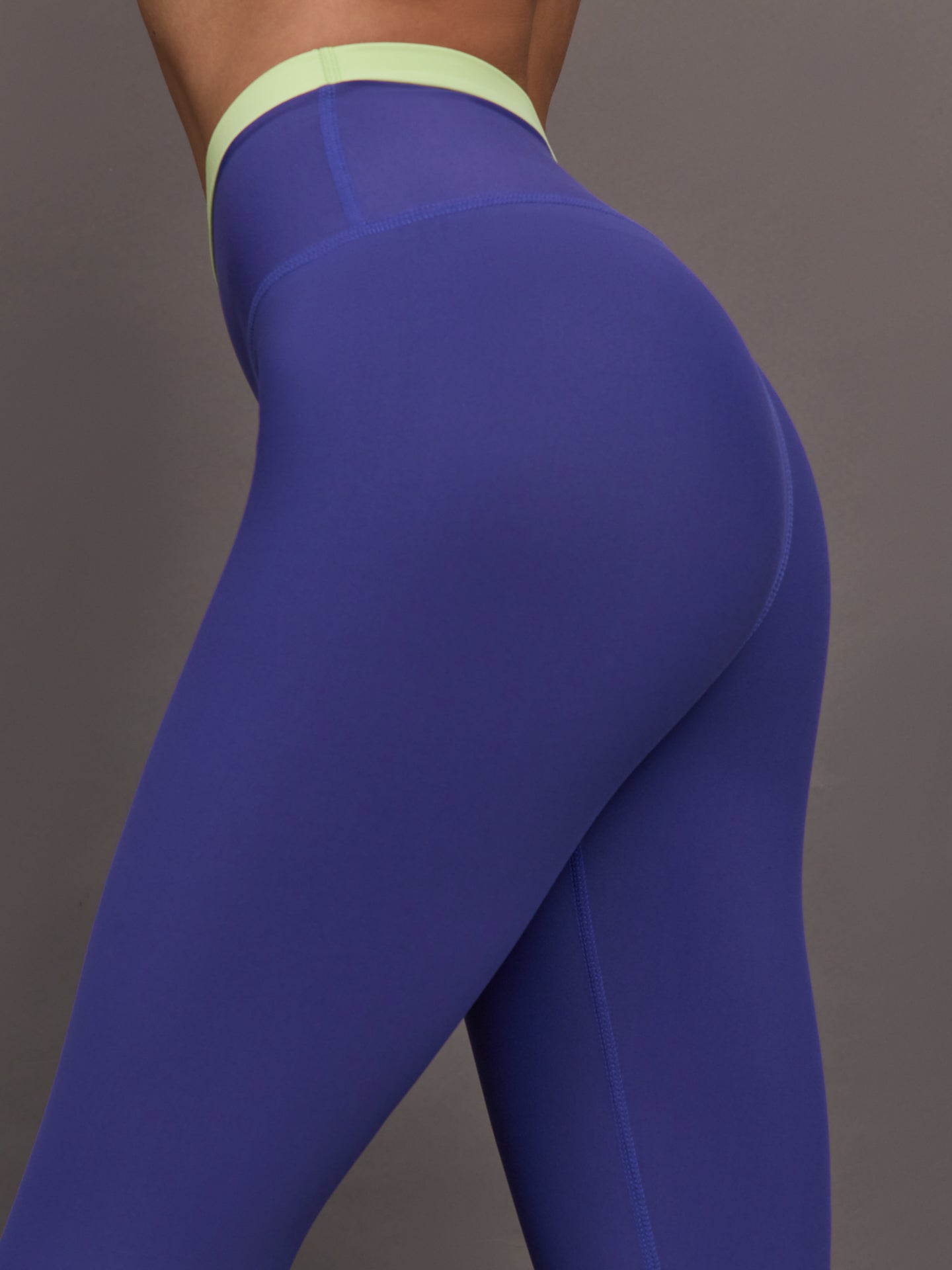 Contrast Waistband Legging in Melt | Future Dusk / Matcha