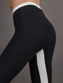 Colorblock Split Bootcut Legging in Melt | Black/Cloud Dancer