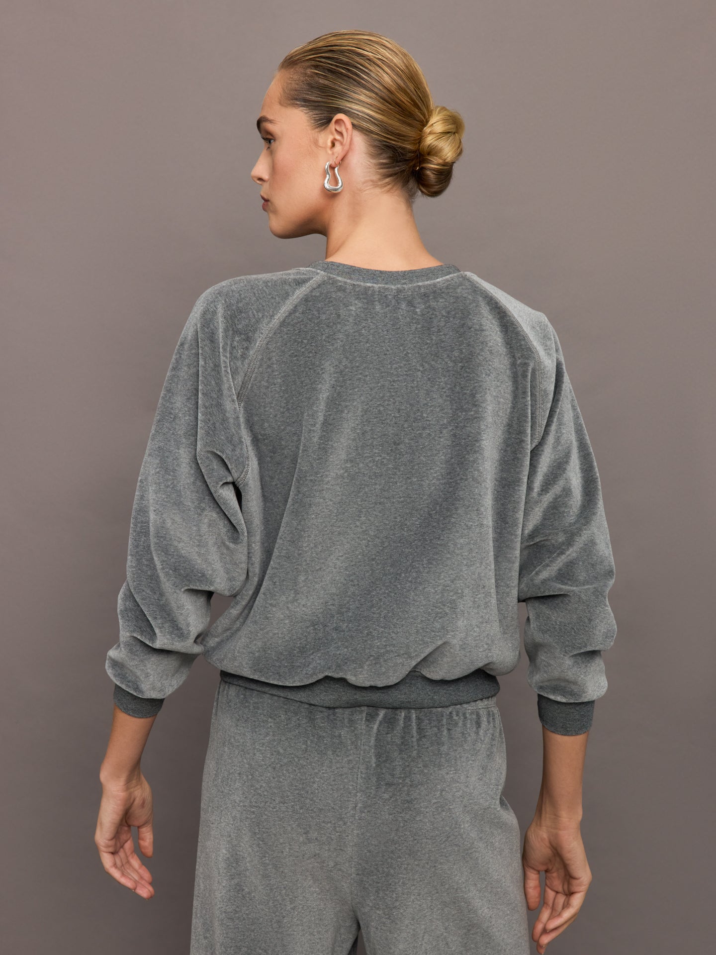 Raglan Pullover in Velour | Charcoal Grey