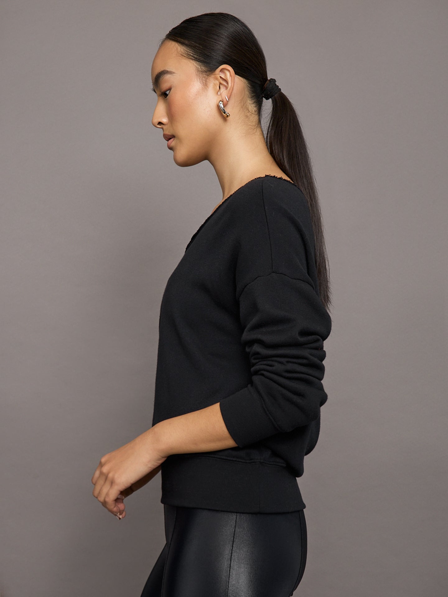 Off Shoulder Sweatshirt in French Terry | Black
