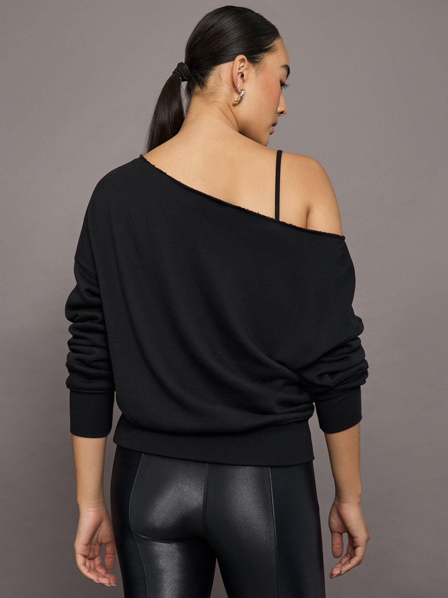 Off Shoulder Sweatshirt in French Terry | Black