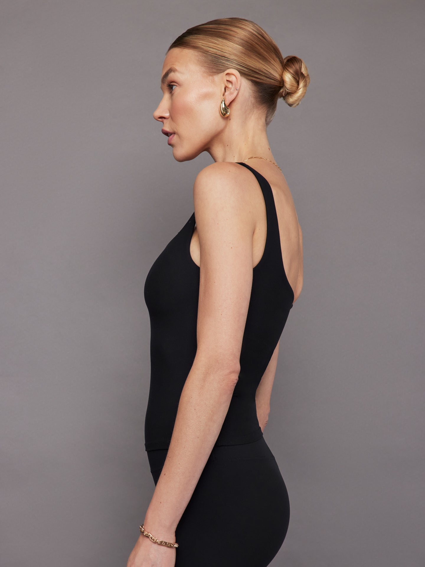 Wide Scoop Bra Tank in Melt | Black
