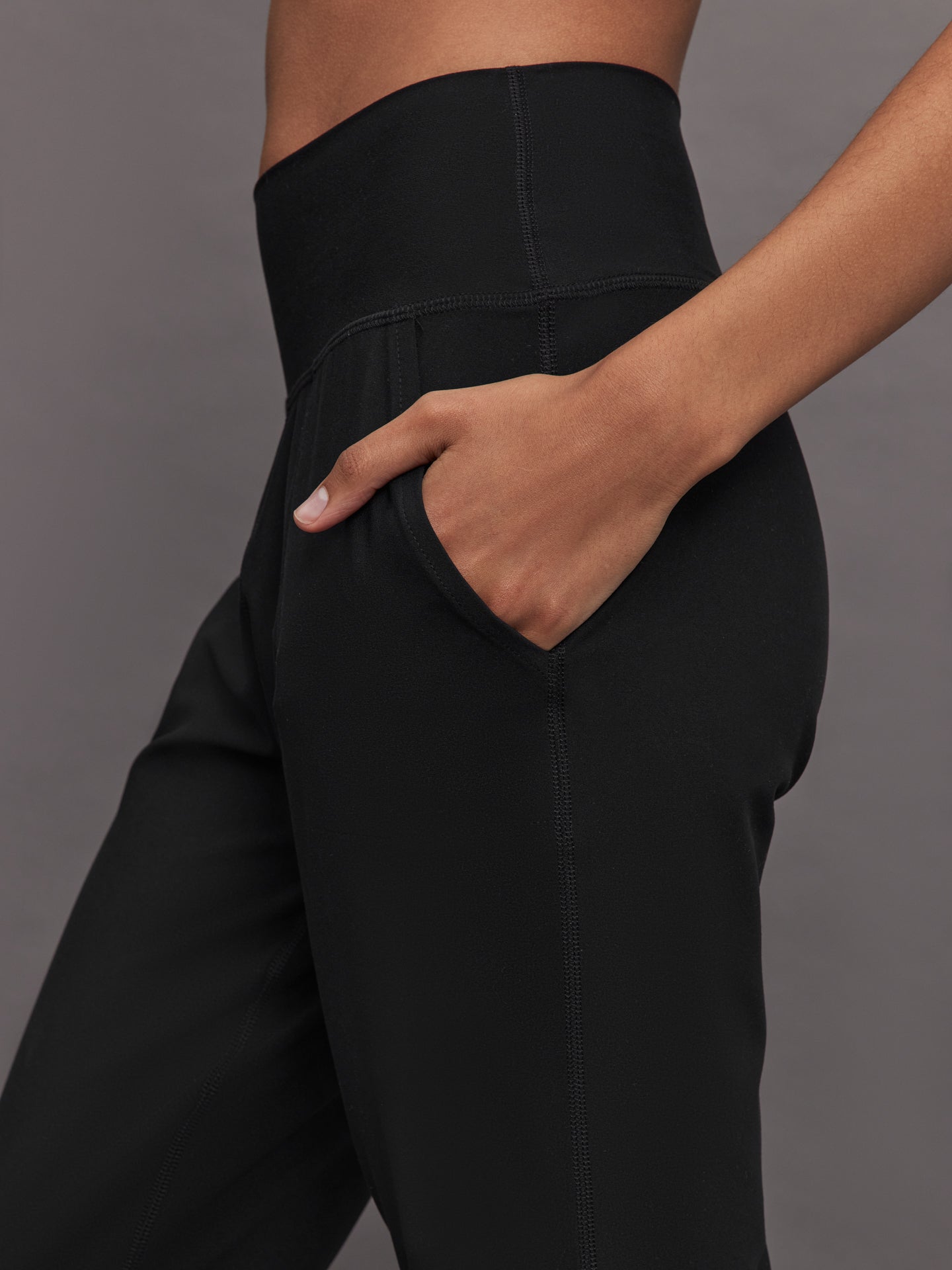Jogger in Melt | Black