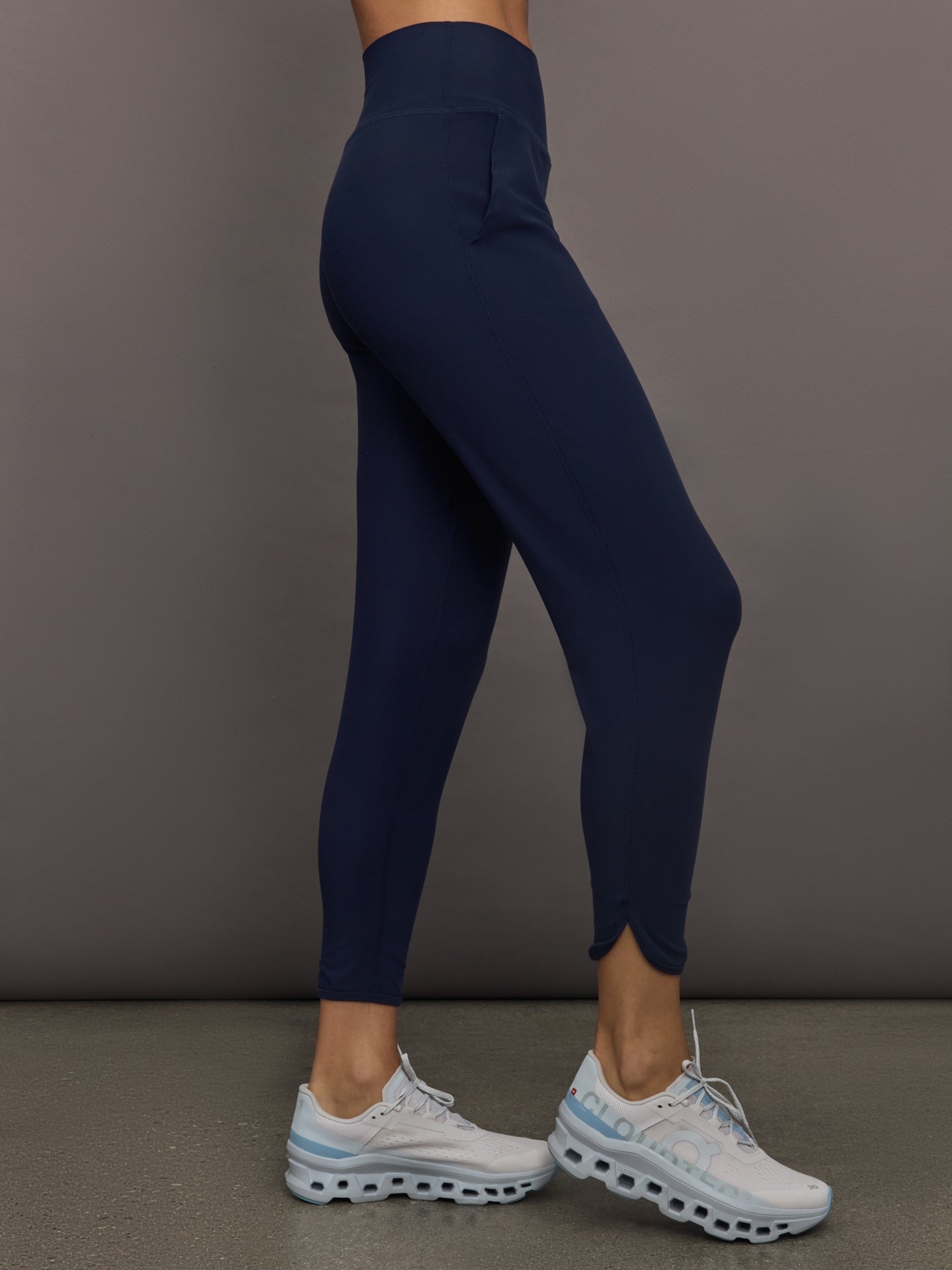 Jogger in Melt | Navy Blazer
