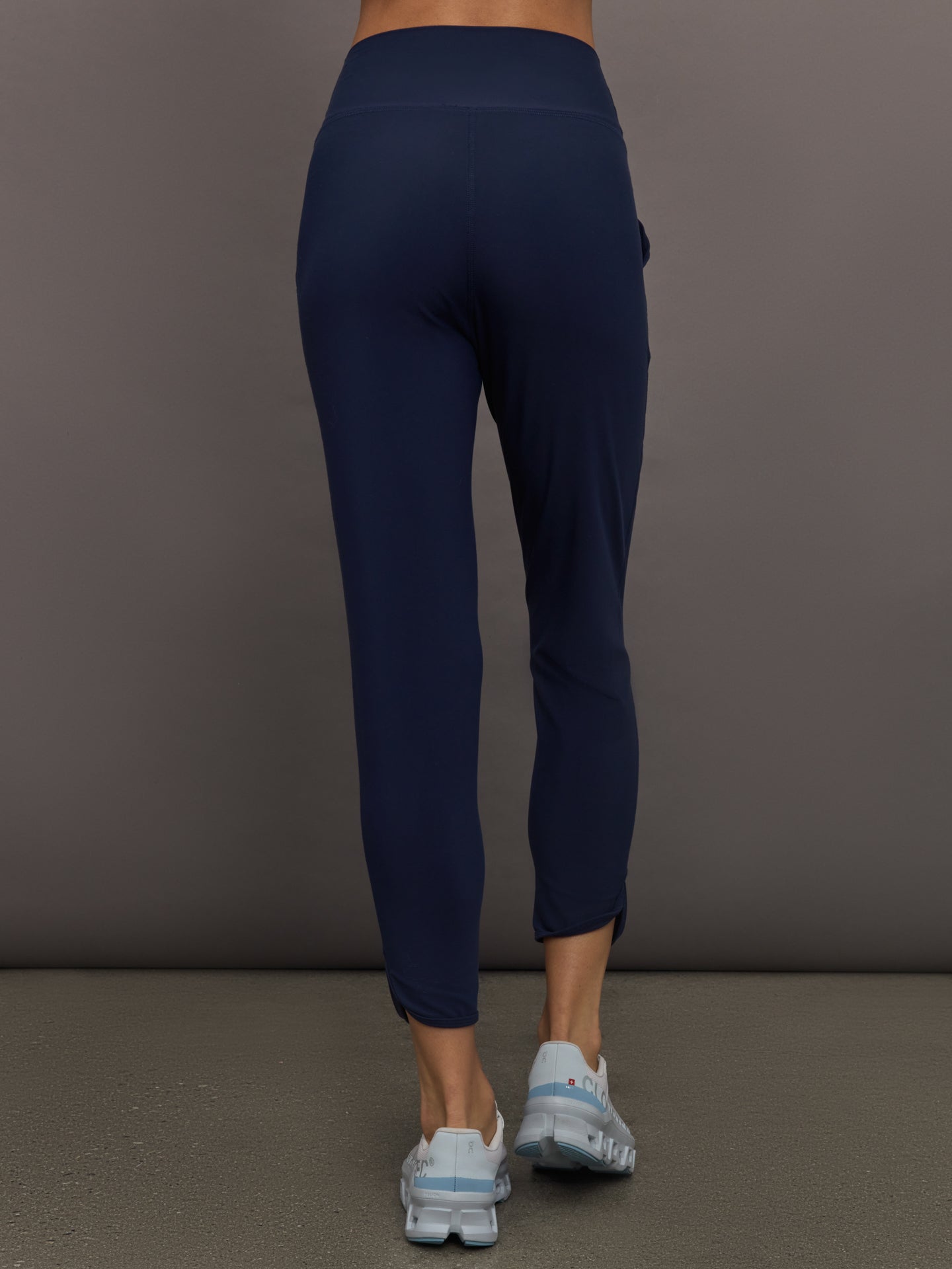 Jogger in Melt | Navy Blazer