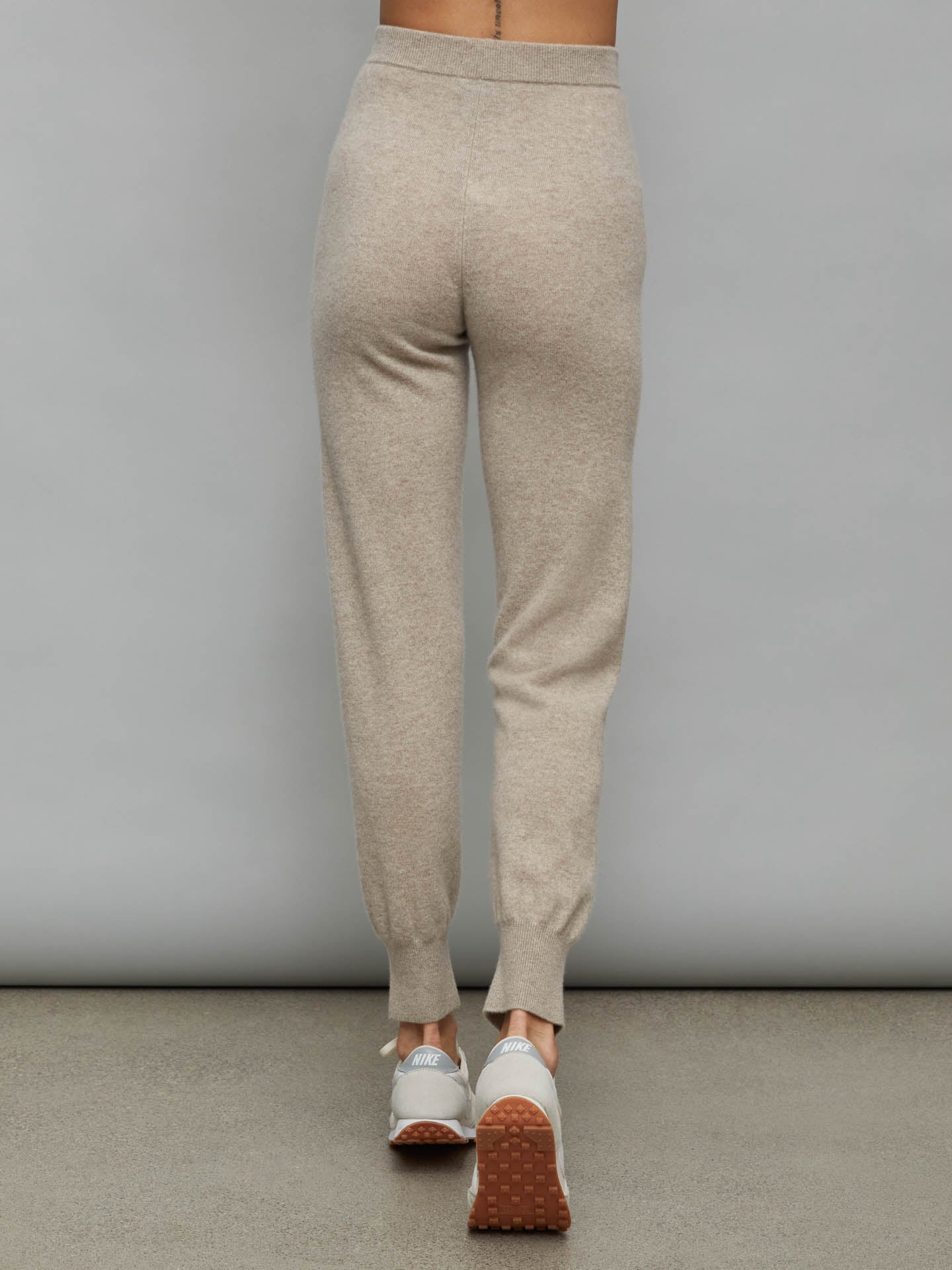 Carbon38 | Cashmere Jogger Pant | Chinchilla