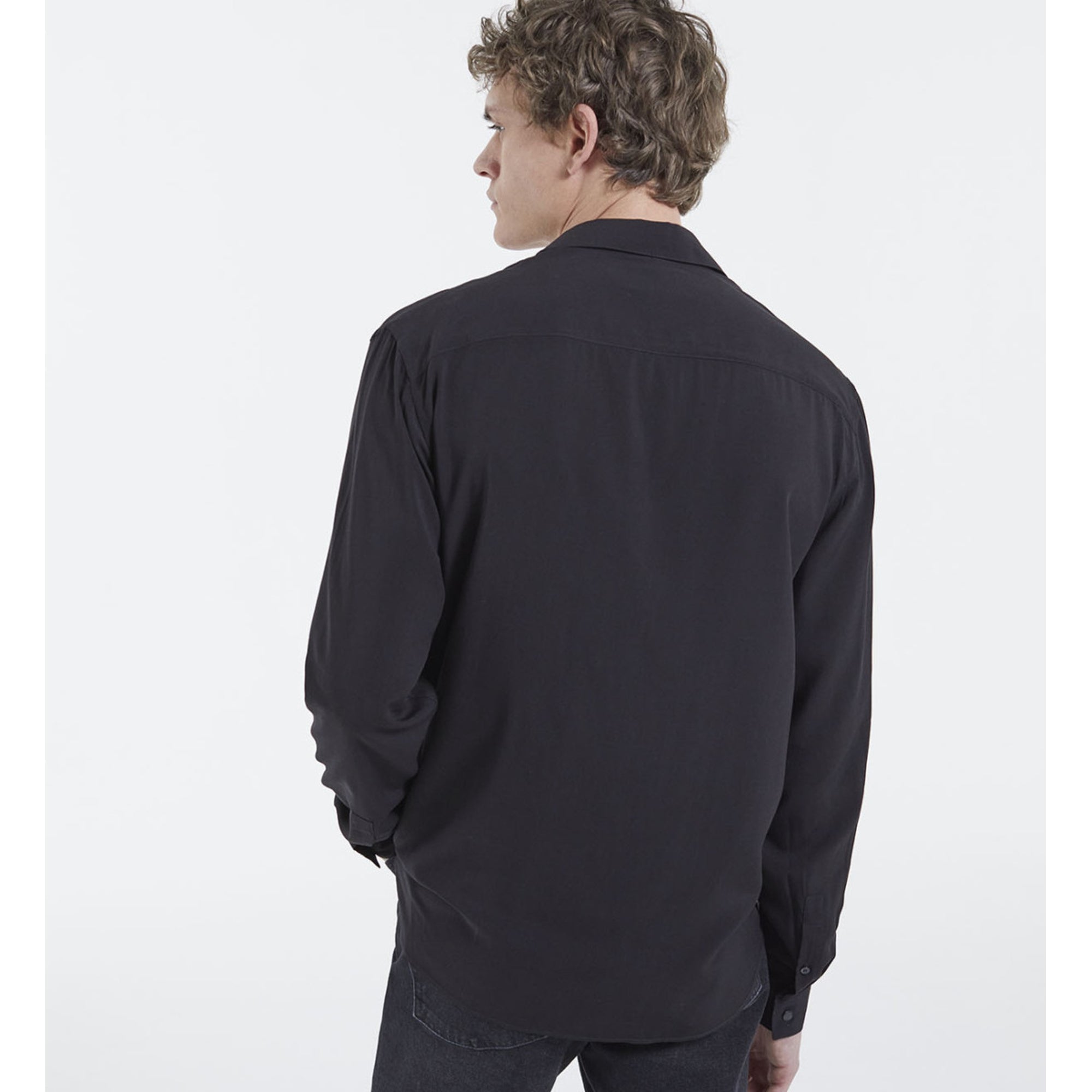 Classic-Collar Shirt | Men | Black