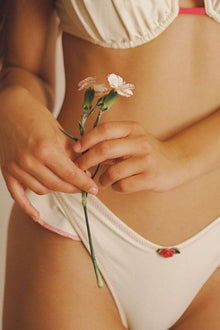 Kelly Bikini Bottom | Cream Raspberry Binded