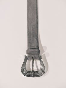 Cupid Suede Belt | Fog & Silver