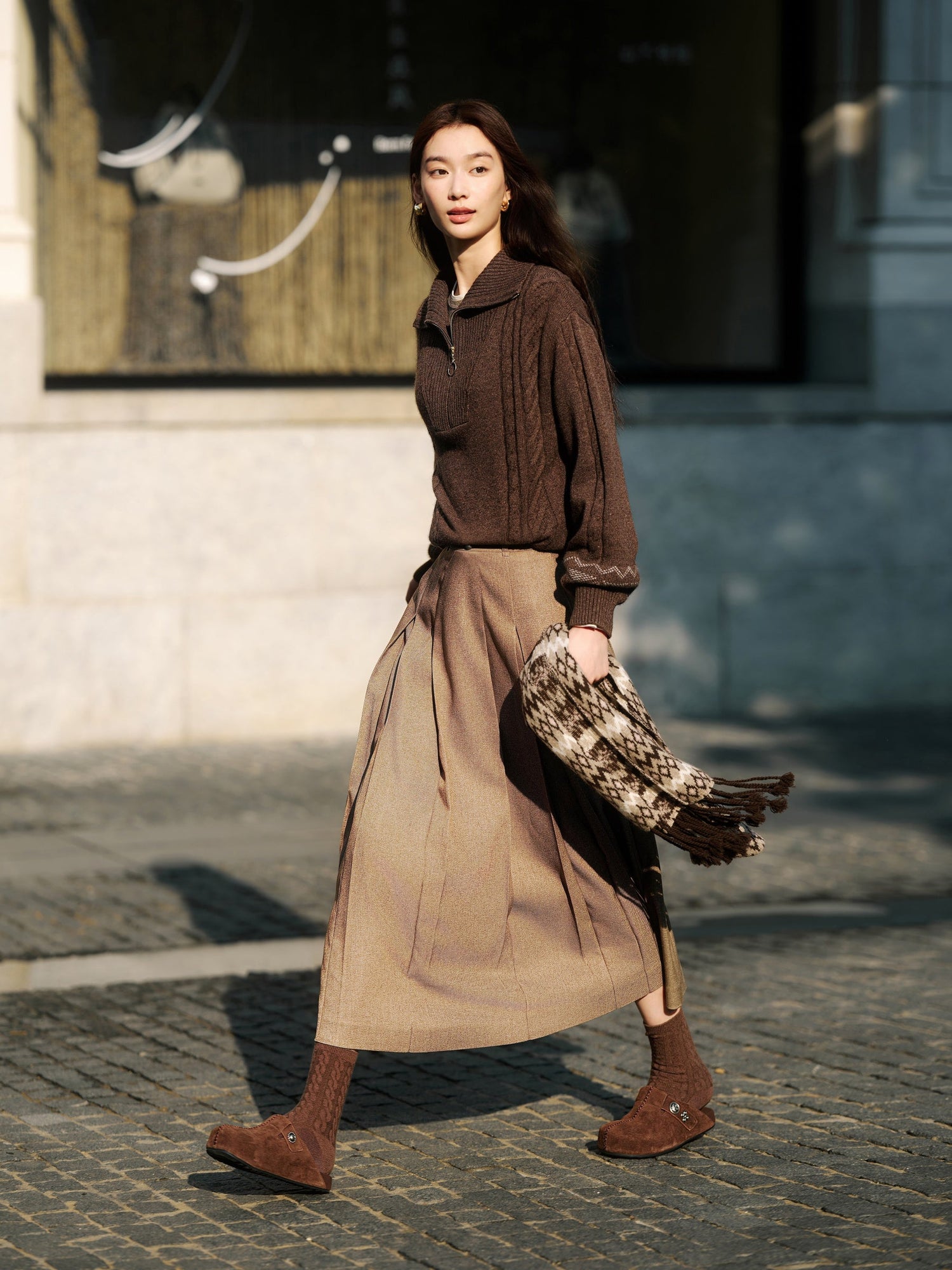 Slub Yarn Round Neck Knit Top | Brown