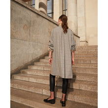 Dual Fabric Long Checked Coat | Women | Beige