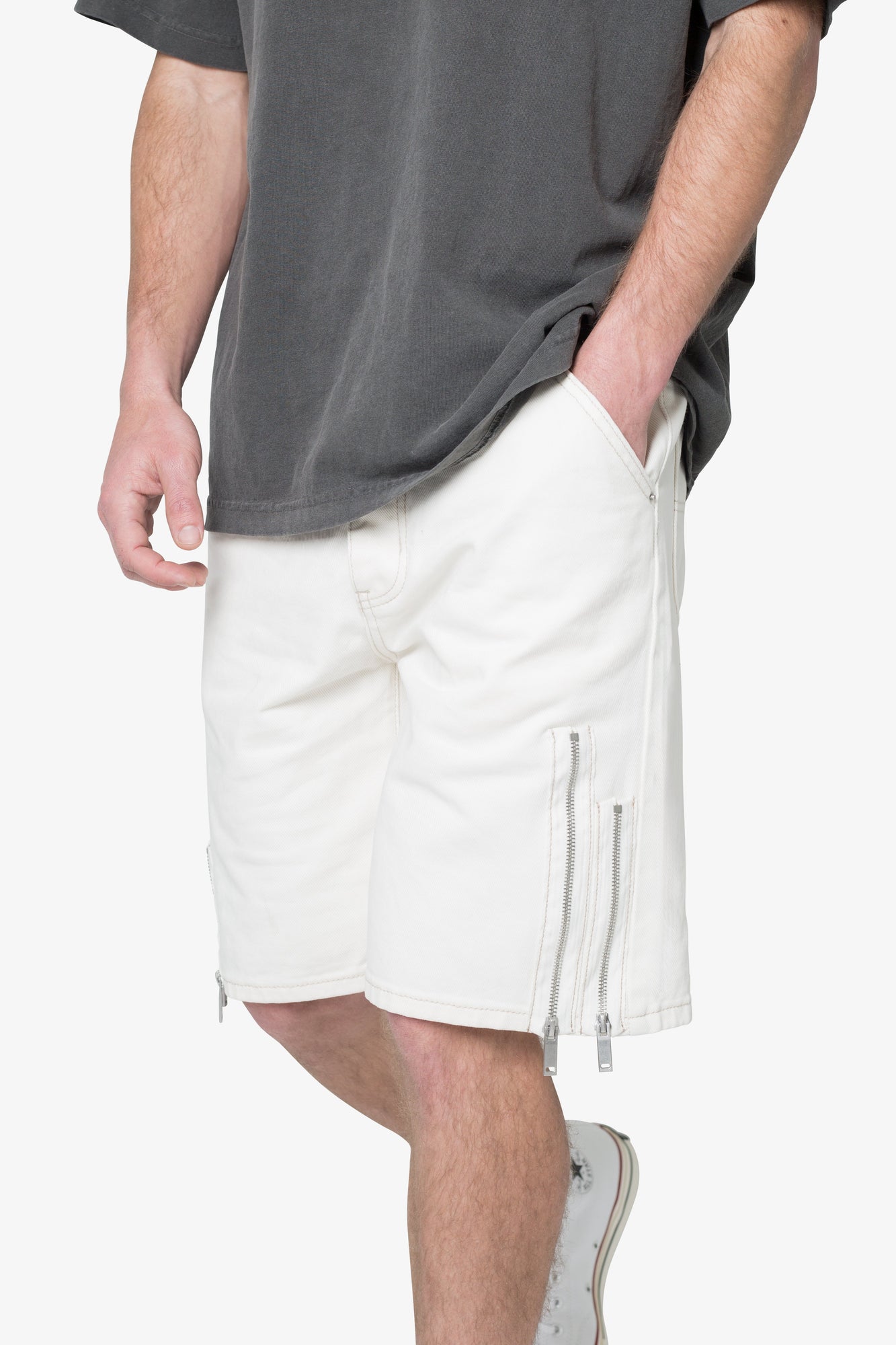 Elongated Zipper Denim Shorts | Off White