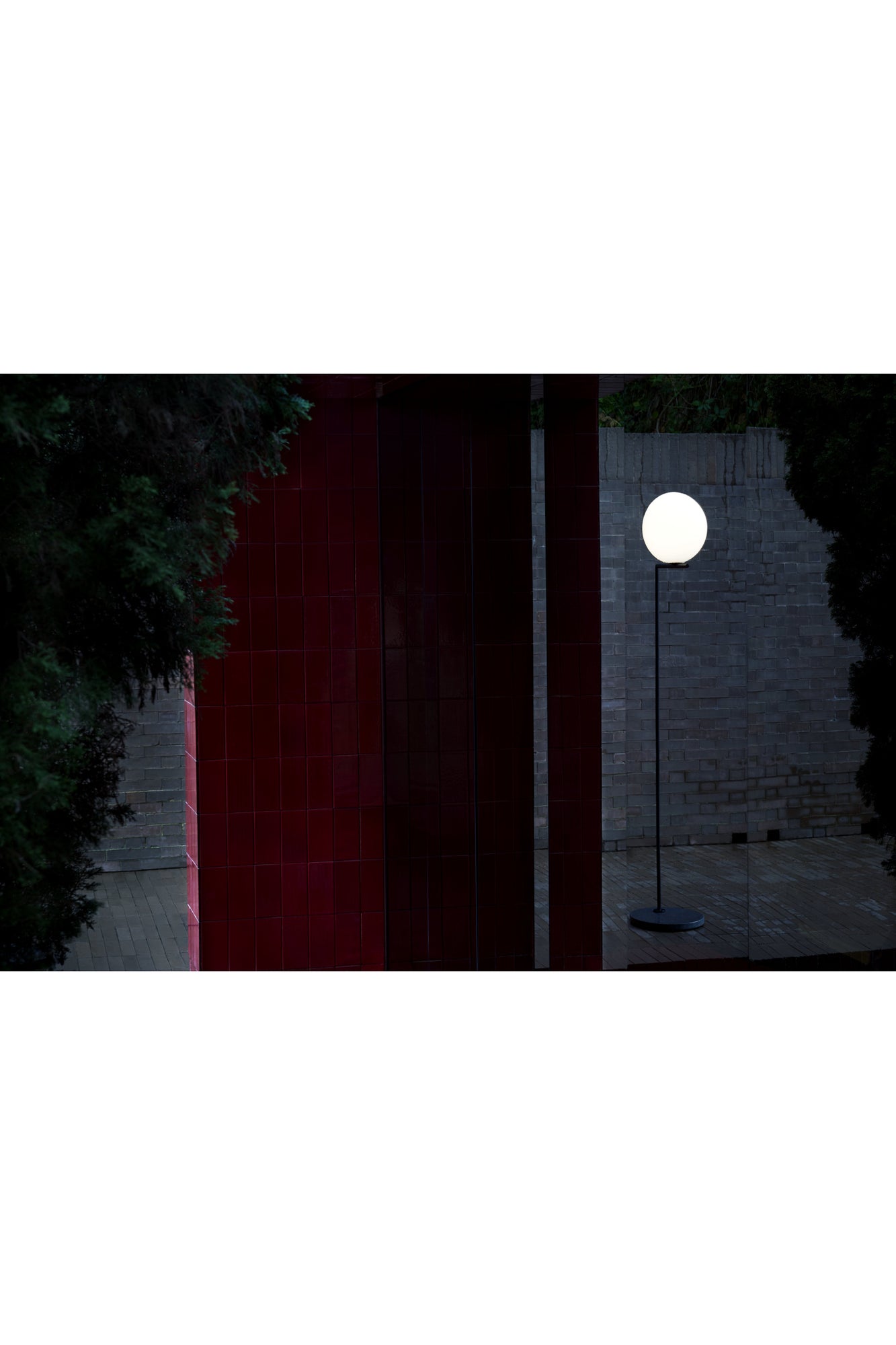 IC Outdoor Floor 1 Lava Black | Red