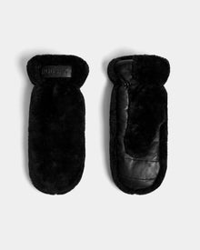 Rudsak SUSAN F - 8424507 Black womens faux fur mittens, featuring plush fur on one side and smooth stitched leather on the other, displayed against a white background—ideal winter accessories.