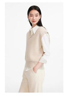 Undyed Cashmere Textured V-Neck Knit Vest | Beige