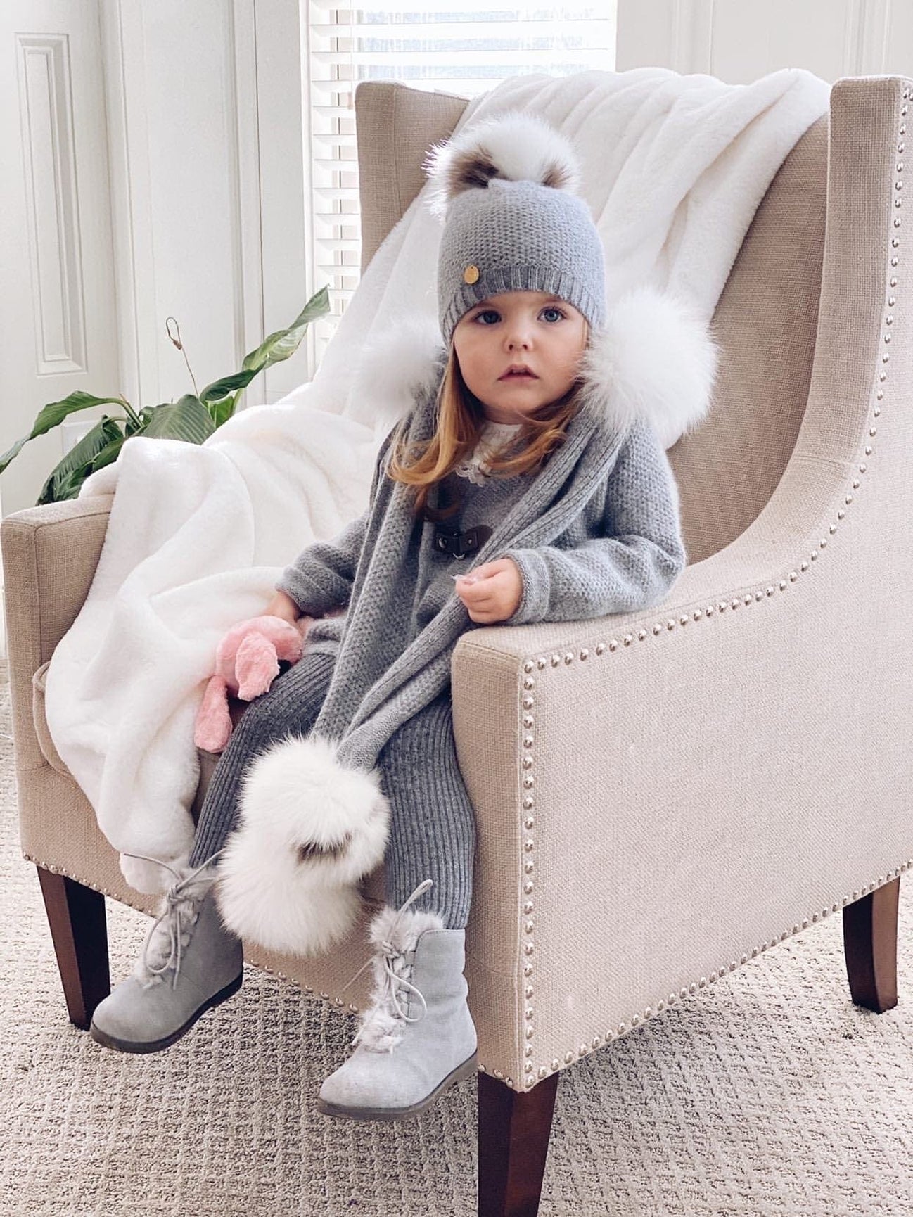Girl | Honeycomb Grey Cashmere Pom Scarf White Print Pom | Gray