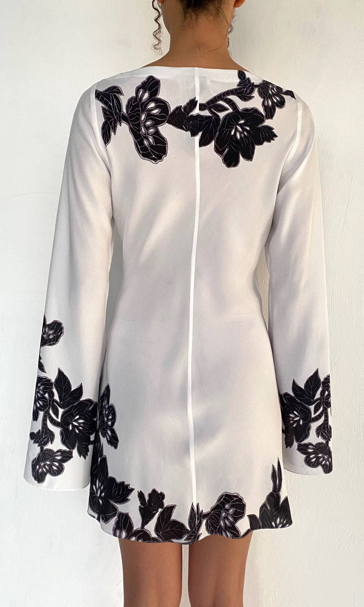 Womens | Aahi Heavy Crepe Short Dress | Black/White