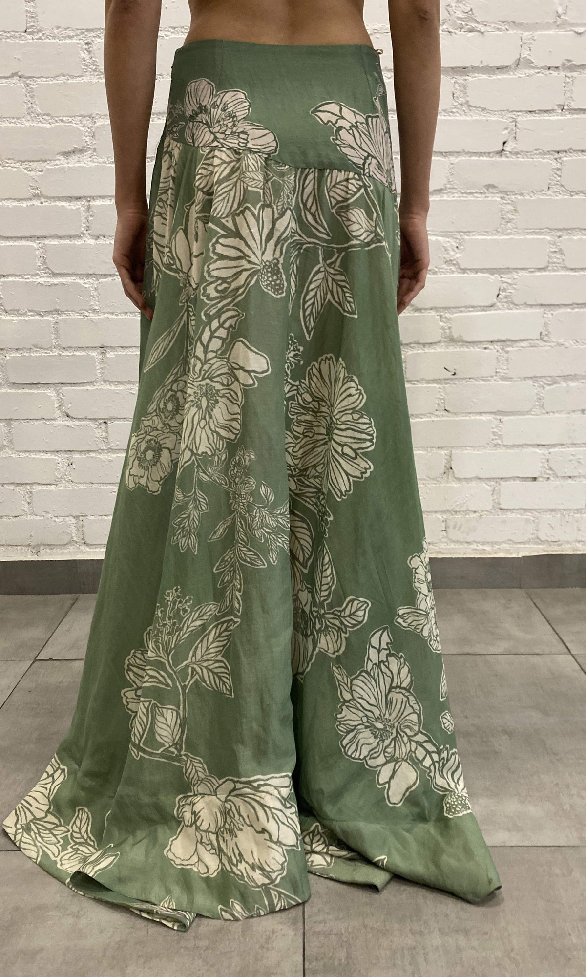 Hemant And Nandita | Dara Viscose Gorgette Jacquard Long Skirt | Green