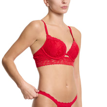 Signature Lace Plunge Push-Up | Red