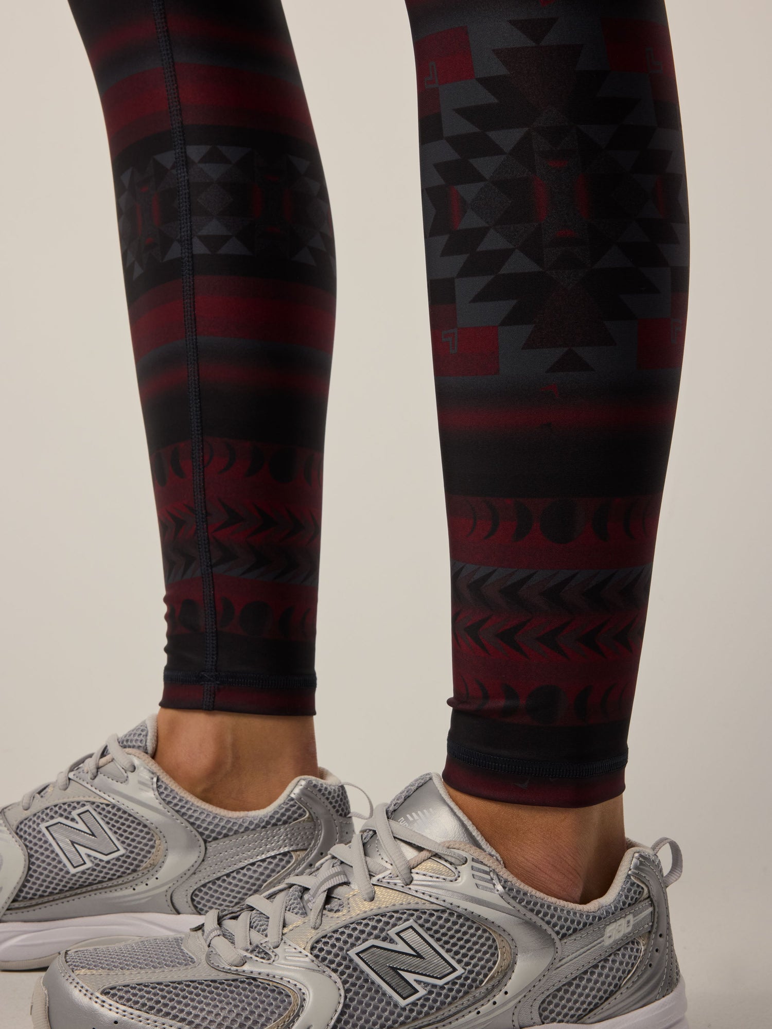 Women | Luna Smokey Peaks Legging | Shepherd Multi
