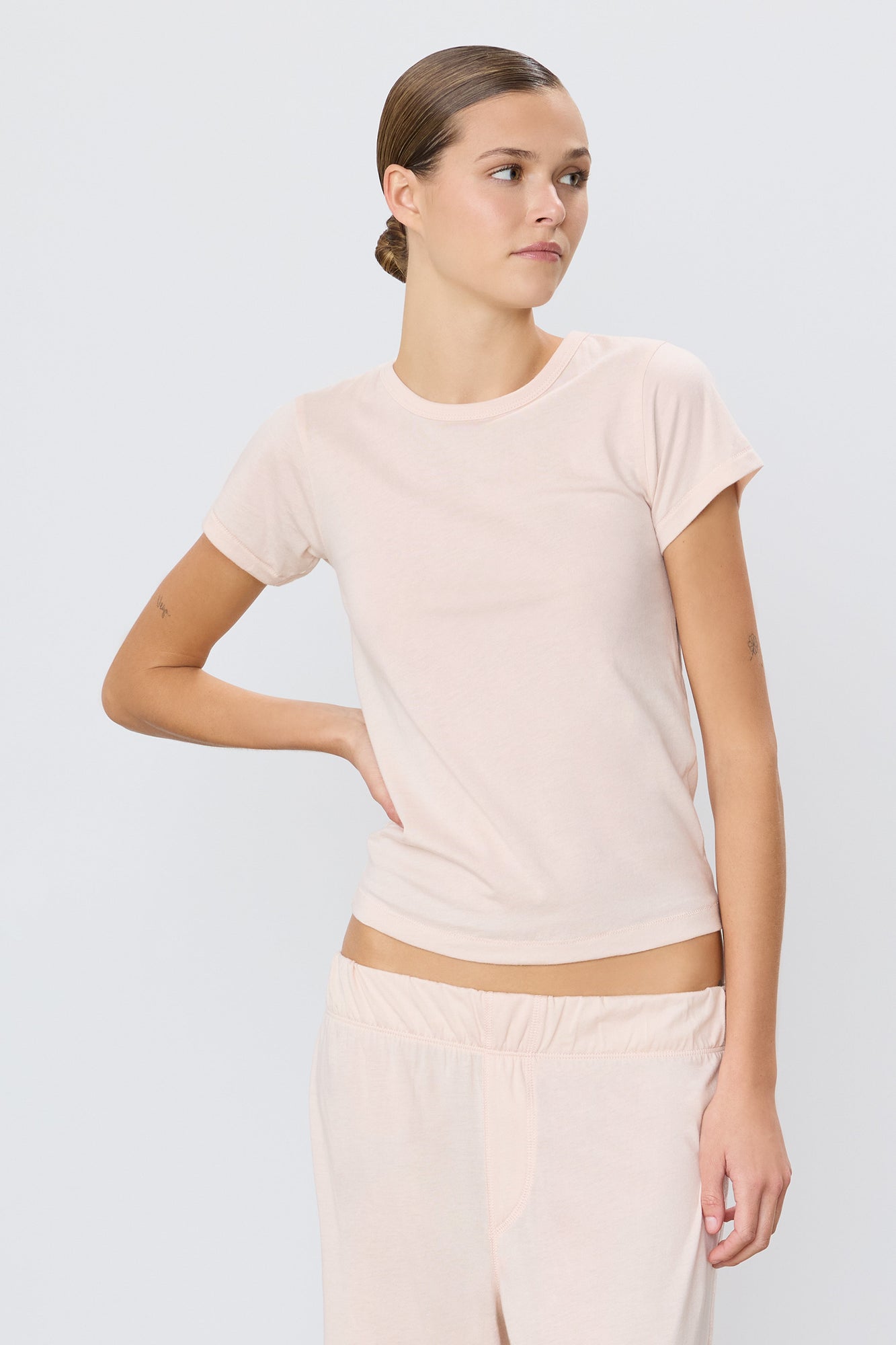 FITTED CREWNECK SHORT SLEEVE T-SHIRT - ETERNE