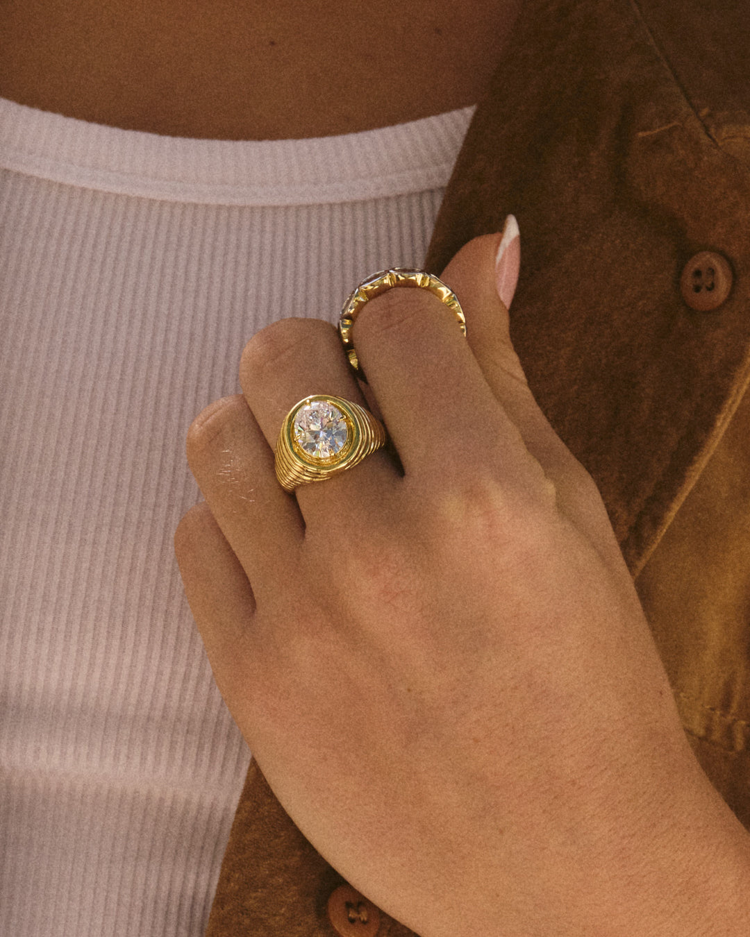 The Reve Ridged Signet Ring | Cubic Zirconia | Gold