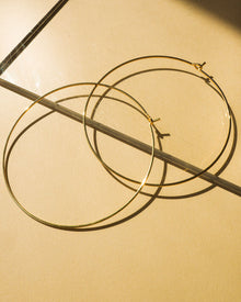 Capri Wire Hoops | Gold