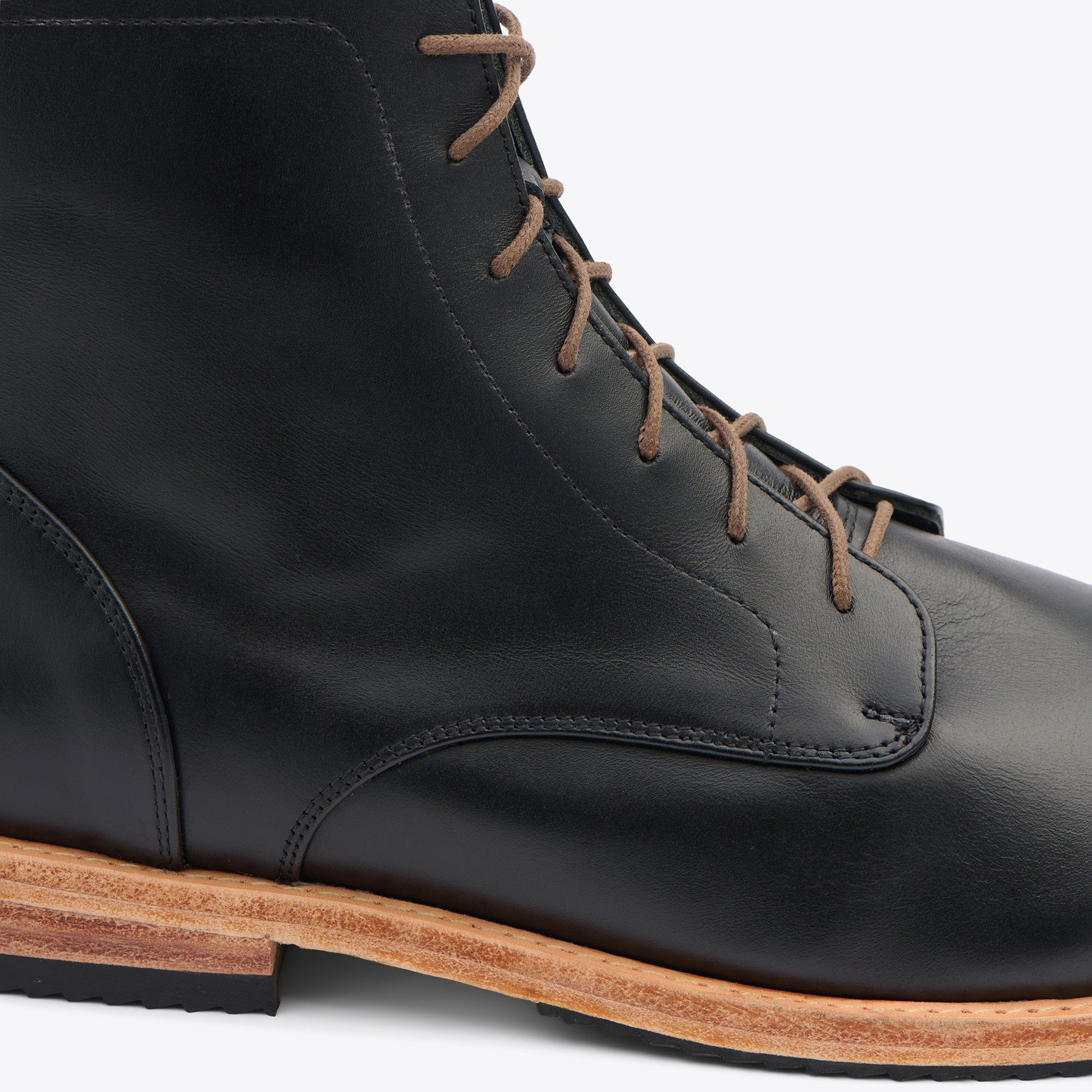 Everyday Lace-Up Boot Black Men's Dress Boot Nisolo