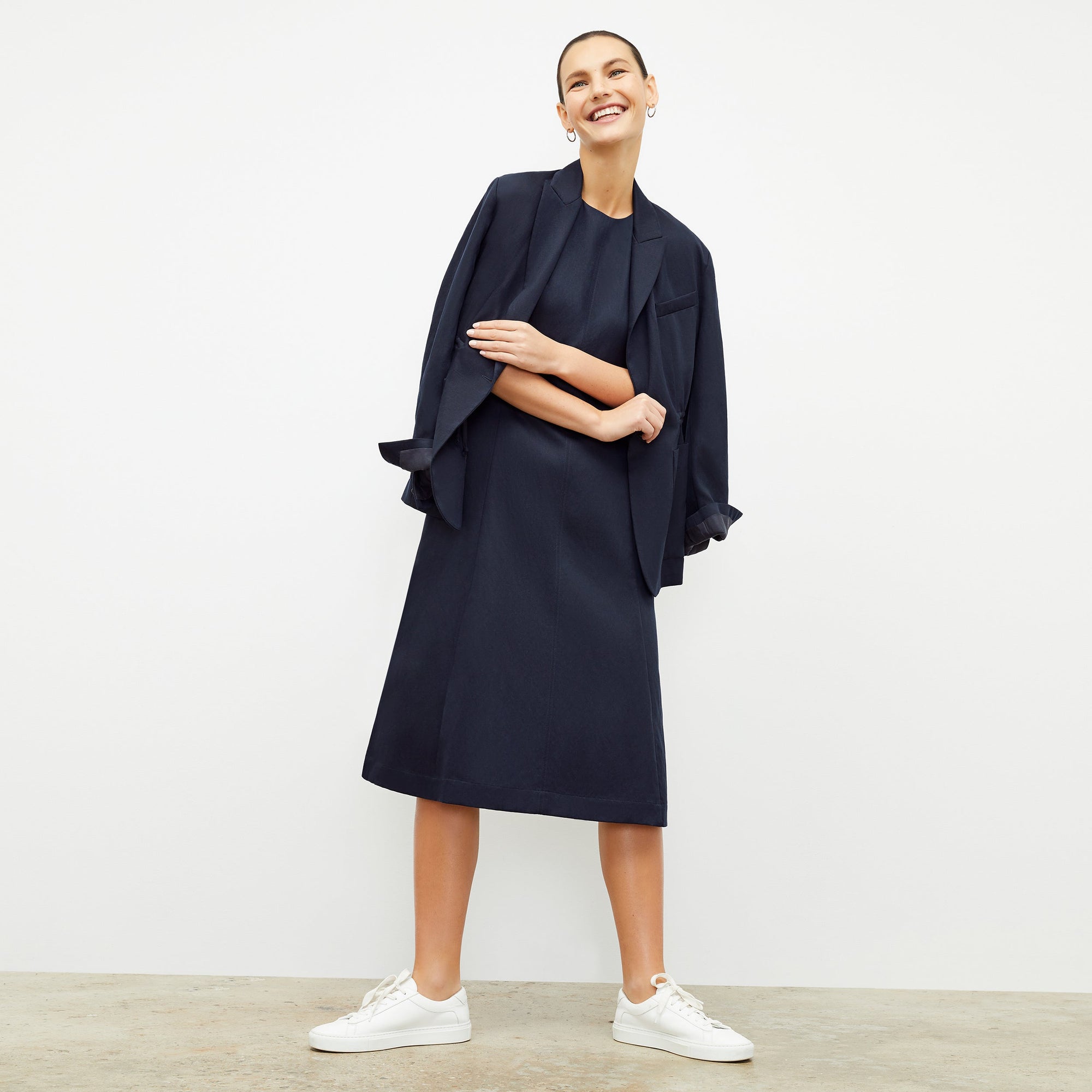 Front image of a woman wearing the Hyo Jacket - Everyday Twill in Night