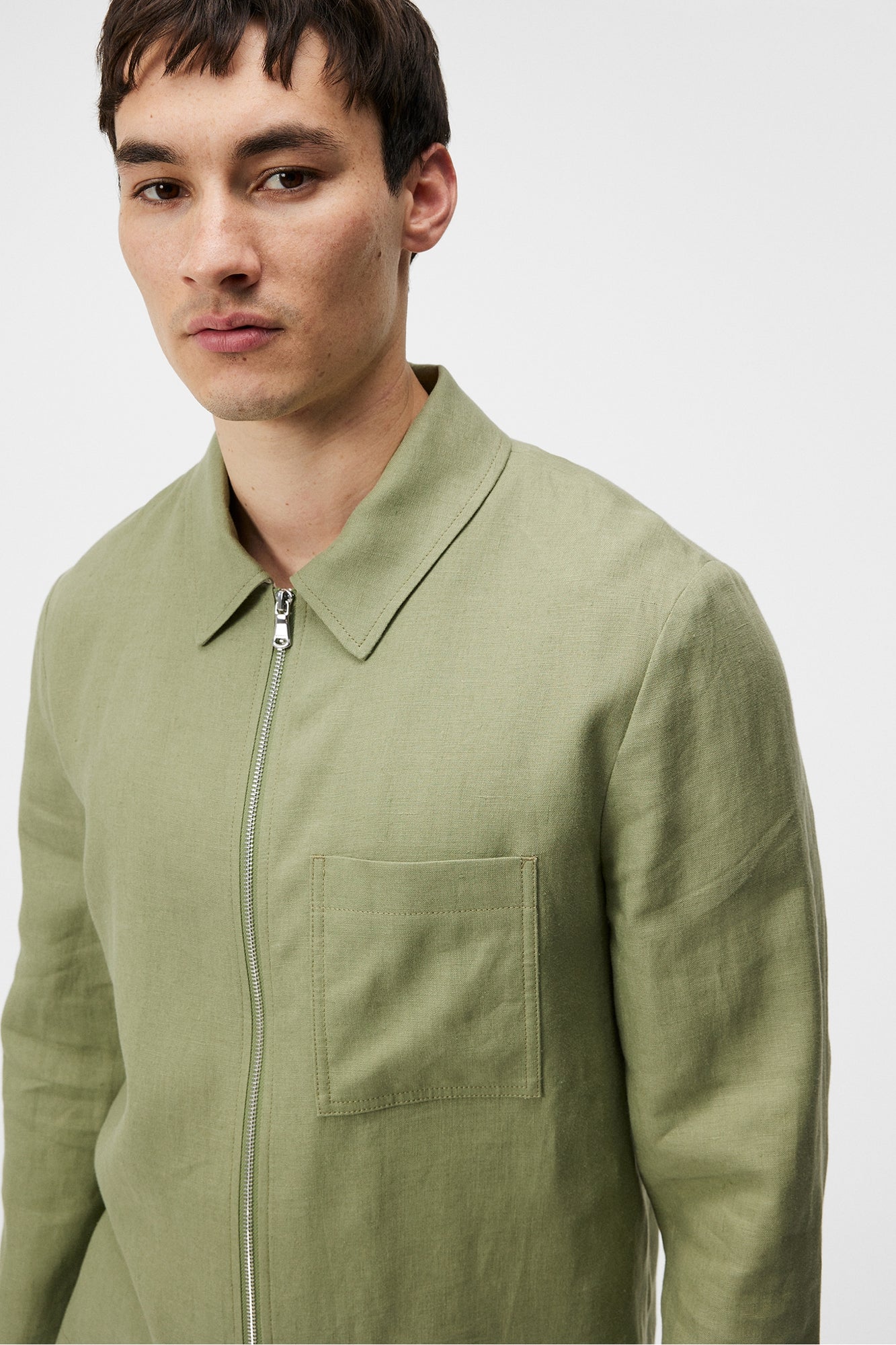 Men | Julius Linen Overshirt | Oil Green