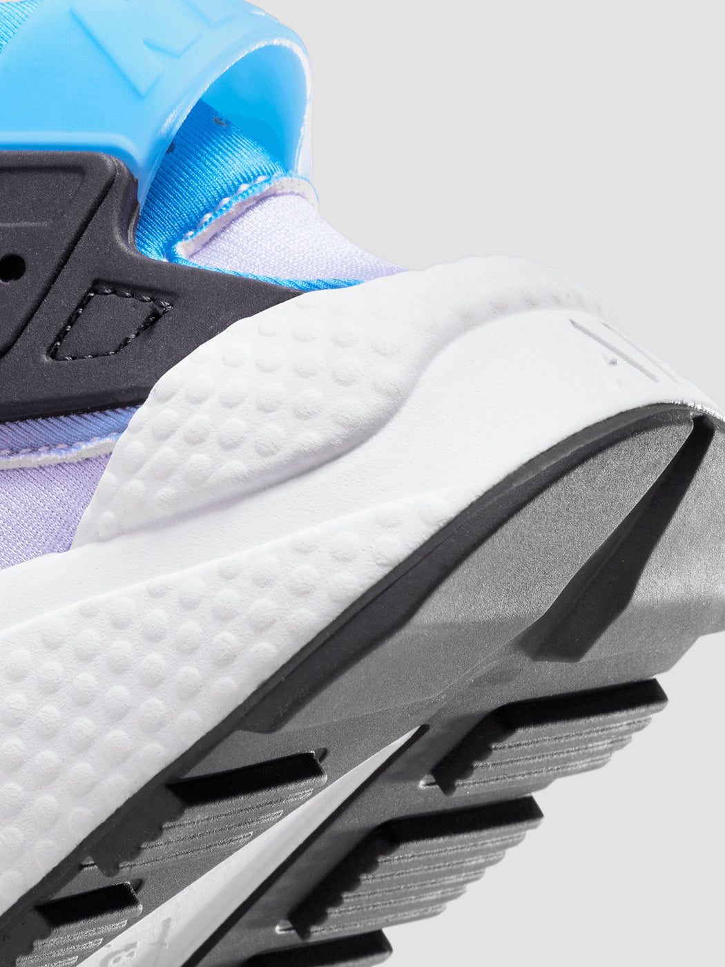 Nike | W Nike Air Huarache | Lilac/Black-Barely Grape-White