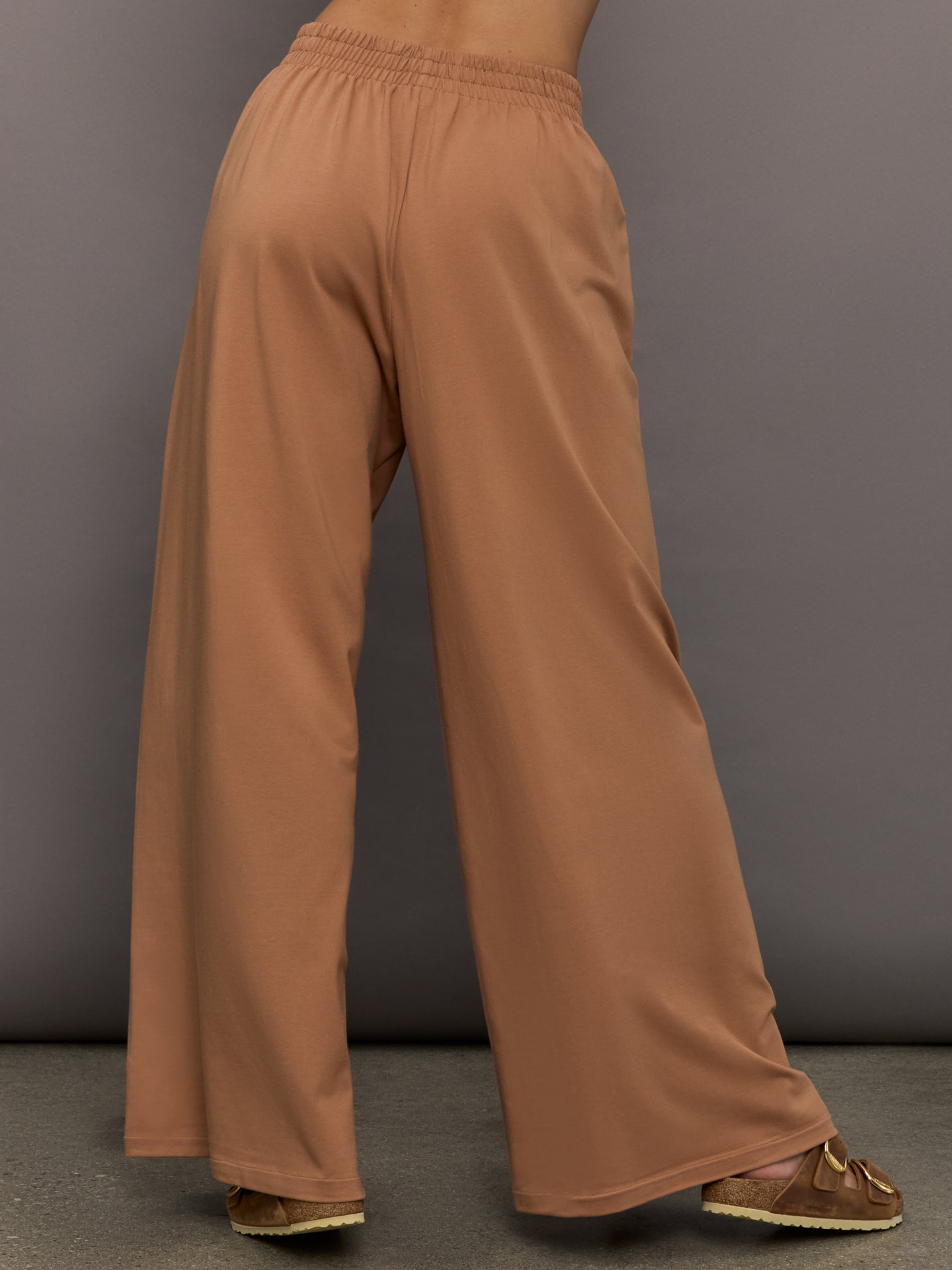 Boyfriend Elephant Sweatpants | Cappuccino